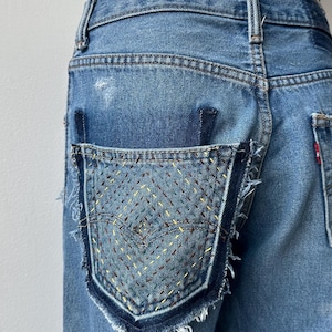 Patchwork Sashiko Stitch Denim Jeans - Wiederverwendete Vintage Denim Details