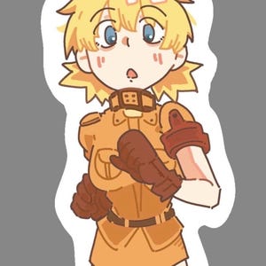 Peut inclure: Une illustration autocollante d'un personnage aux cheveux jaunes en pointe et aux yeux bleus, portant une chemise orange à col avec une ceinture marron, un collier marron et des gants marron. Le personnage a une expression surprise, yeux écarquillés.