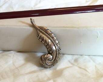 Lang sterling feather brooch bas relief plume 1950s 1960s