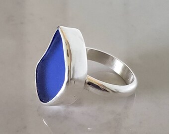 Sea glass ring in Cobalt blue and silver  | Handmade Art jewelry | Collector's jewelry