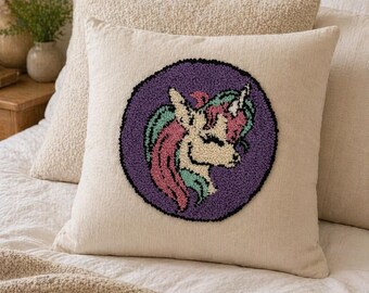 Funda de almohada con diseño de unicornio y aguja perforadora