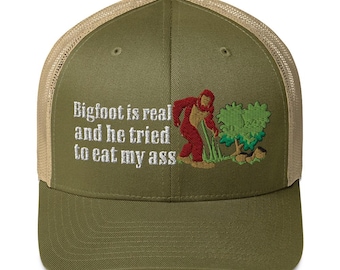Bigfoot ist real und er versucht, meinen Esel zu essen bestickt Trucker Cap Bigfoot Hut Camping Sasquatch Embrace the Mystery Nature