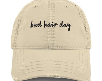 Cappello da papà con ricamo effetto invecchiato per una brutta giornata di capelli. Un corpo come questo, chi ha bisogno di regali per papà con i capelli?