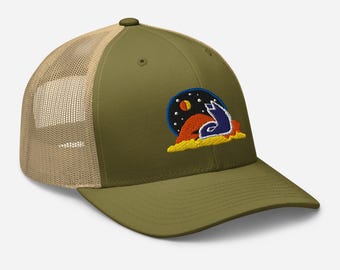 bestickte Trucker Cap Arrakis Weltraum Planet Dune Filmfan Arrakis Hut Düne inspiriert Filmhut Düne Fan Geschenk