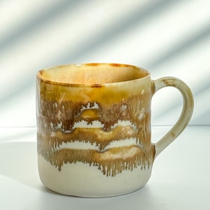 Masse | Handgefertigte Porzellantasse - Kaffee- & Teetasse mit warmer Erdglasur - Artisan Keramik Trinkgeschirr