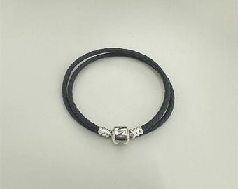 Pulsera de cuero gris de doble vuelta de 38 cm + bolsita de plata de ley Pandora