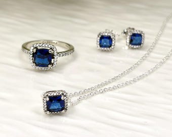 Conjunto de anillo, collar y aretes con halo azul cuadrado brillante de PANDORA en plata de ley 925