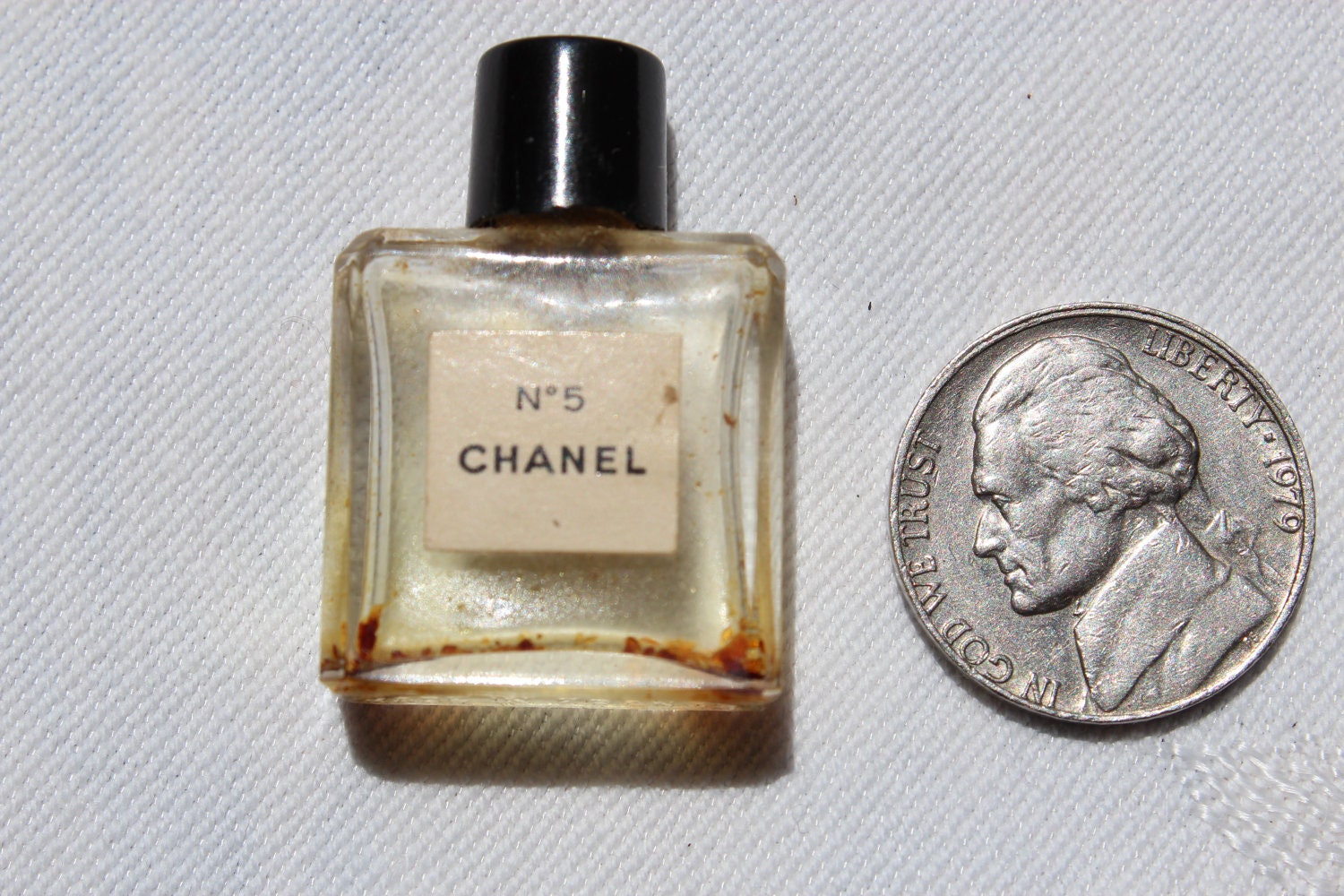 Chanel Perfume Bottles: Vintage 1950s Chanel Perfume Lucite Tester Rack