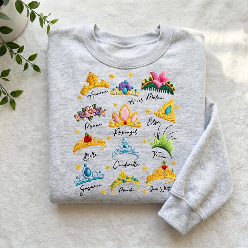 EMBROIDERED Disney Princess Sweatshirt, Vintage Princess Embroidery Shirt, Magical Family Matching, Magic Kingdom WDW Disneyland Sweatshirt immagine 3