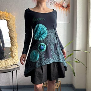 Y2K Desigual Asymmetrische Tunika mit kunstvoller Blumenapplikation, flippigem Paisley-Muster im Boho-Stil, Größe S