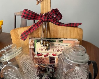 Custom Curated Vintage Gift Basket • Personalized Gift Box • Unique Thrifted Decor Set
