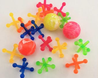 Vintage Large Brightly Colored Rubber Jacks And 3 Balls