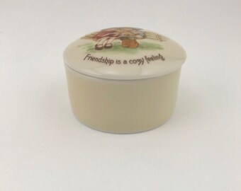 Vintage Porcelain Hallmark Trinket Container Abby Friendship Is A Cozy Feeling 1983 Vintage Porcelain Hallmark Trinket Container Abby Friendship Is A Cozy Feeling 1983