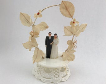 Vintage Wedding Cake Topper, Plastic Cake Topper, Bridal Couple, Bride & Groom Topper, Wedding Topper, Wedding Cake Decor