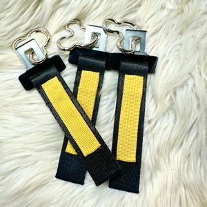 Llavero de cinturón de seguridad para mini atracciones / Llavero con pestaña amarilla / Llavero de parque temático / Llavero con correa amarilla imagen 9
