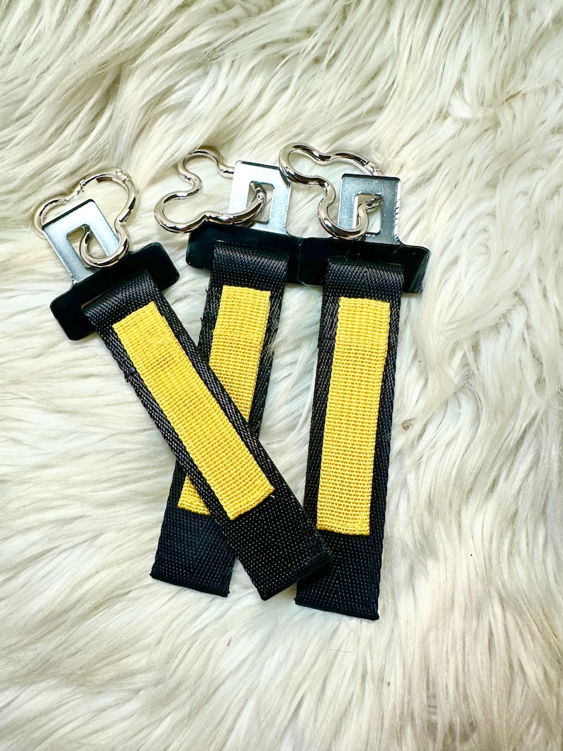 Llavero de cinturón de seguridad para mini atracciones / Llavero con pestaña amarilla / Llavero de parque temático / Llavero con correa amarilla imagen 9