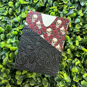 Cartera de piel sintética de calaveras y rosas / Cartera / Titular de la tarjeta / Titular de la tarjeta de crédito /