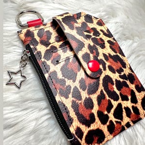 Cartera pequeña / Monedero con llavero de leopardo
