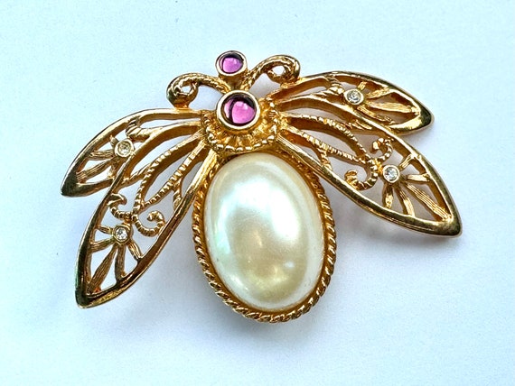 Vtg Avon Bumblebee Bee Faux Pearl Gold Tone Wings… - image 1