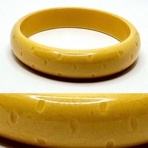 BAKELITE Vintage Carved POLKA DOT Butterscotch Cream Yellow Bangle Bracelet *Tested*