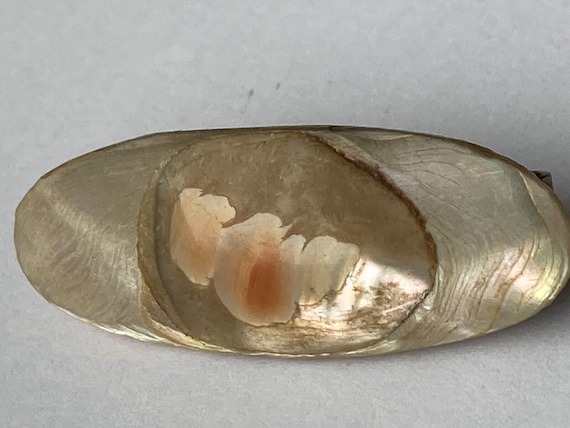 Vintage Antique MOTHER OF PEARL Blister Pearl Vic… - image 1
