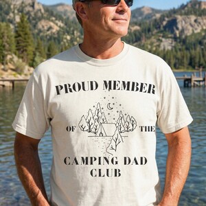 Stolt medlem i Camping Dad Club, Camping Lover-tröja, Explore Outdoors-tröja, Wanderlust Camping-tröja