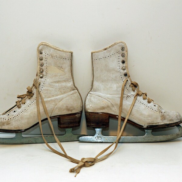 Vintage Ice Skates / Winter Cabin Decor