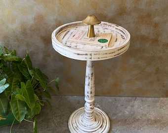 Mesita auxiliar rústica de madera con pedestal / Soporte redondo para plantas en blanco envejecido / Mesa auxiliar de madera de mango tallada a mano para mesita de noche y sala de estar.