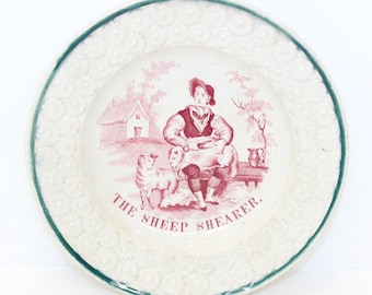 Antiker Kinderteller Schaf scherer des 19.Jahrhunderts Kindergeschirr von Staffordshire Circa 1830er Jahre