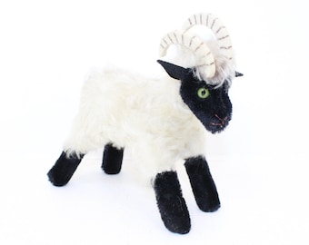 Steiff Mountain Sheep Snucki - Etsy Israel