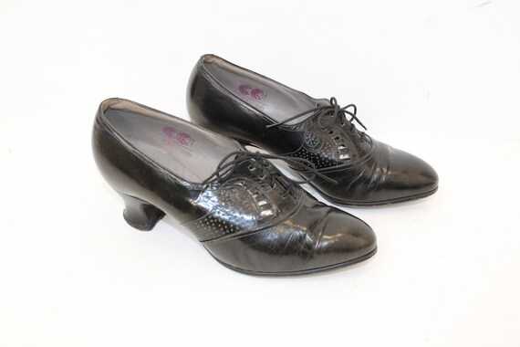 Vintage 1940s shoes CC41 Utility WW2 lace up black
