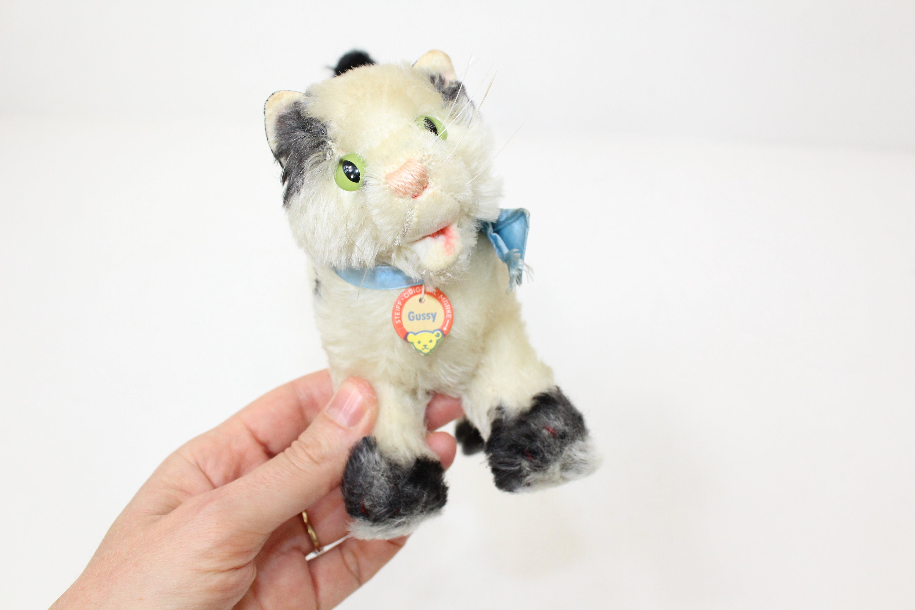シュタイフ　「Gussy Cat」 Vintage 1950s Steiff Mohair Cat Gussy Scaredy Kitten With Ribbon