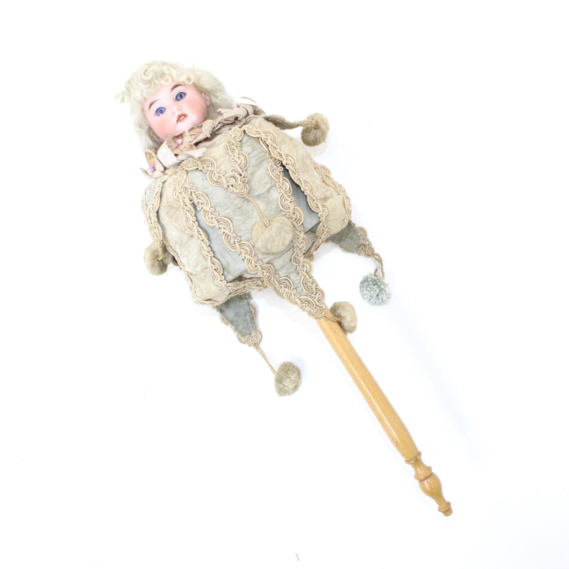 ancienne poupée porcelaine automate musicale • EUR 120,00