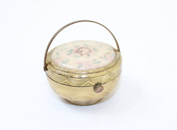 Vintage 1950s Kigu basket bouquet powder compact … - image 2