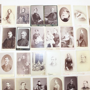 Fotografie antiche vittoriane CDV Carte De Visite fotografie in bianco e nero seppia foto Lotto di 32
