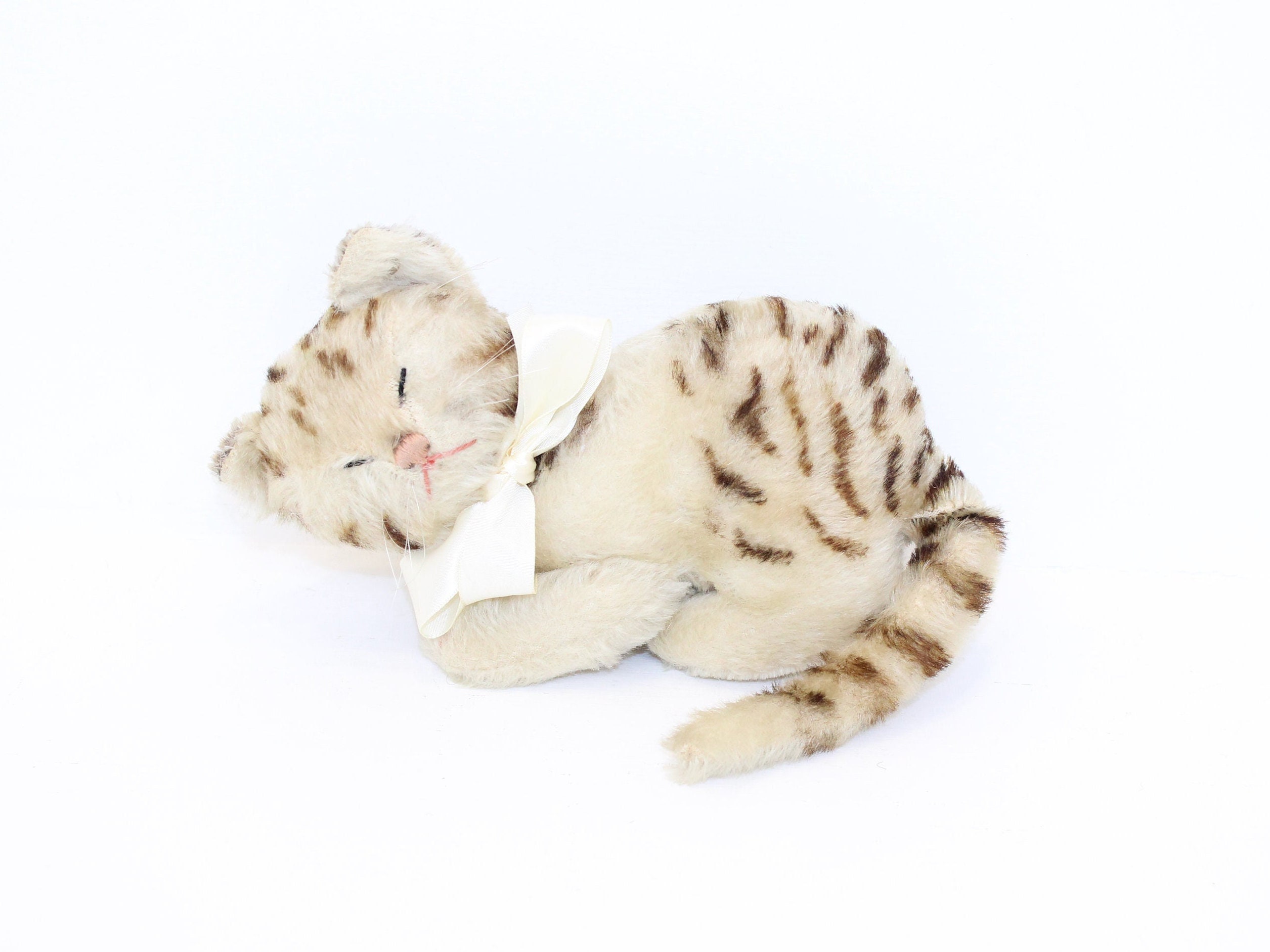 シュタイフ 伸びをしている子猫 ヴィンテージ 送料無料 シュタイフ Susi Cat 10cm 最小サイズ/ネコのスージー