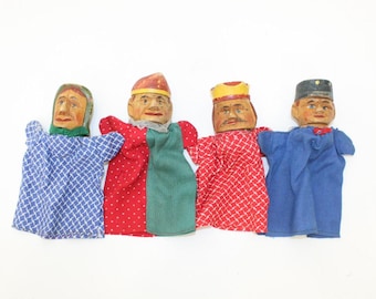 Paire De Personnages Biscuit Polychrome XIX Siècle