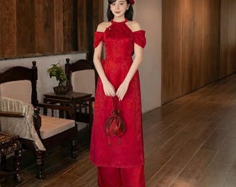 Rode Vietnamese ao dai met bijpassende broek, off-shoulder halter kanten jurk, moderne traditionele outfit, elegante formele kleding voor vrouwen