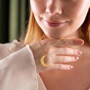 Etichetta con nome personalizzata con il mondo, colore oro, metà con il cuore, Kette grave come regalo immagine 5