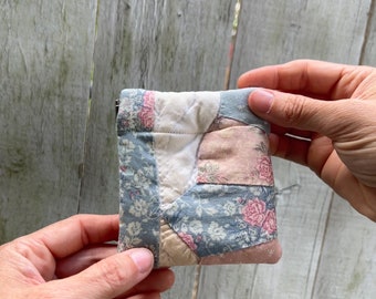 Small Coin Squeeze Purse, Travel Wallet, Hand Made, Upcycled Cotton, Vintage Quilt Pinch Purse #074