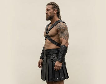 Zwart leren krijgerskostuum, Viking-gladiatorkilt, middeleeuwse cosplay-outfit (LARP, Renaissancefestival)