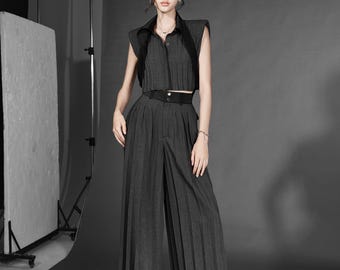 Gray Linen Pleated Top & Wide-Leg Pants Set – Textured Lightweight Top with Shoulder Pads, Elegant Two-Piece Outfit For Woman