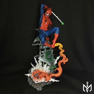 Spider-Man Figure – Hand Painted Collectible Figure - Resin-Statue image 3