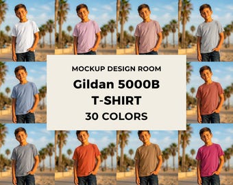 30x Makieta młodzieżowa Gildan 5000B | Scena plażowego stylu życia | Szablon POD
