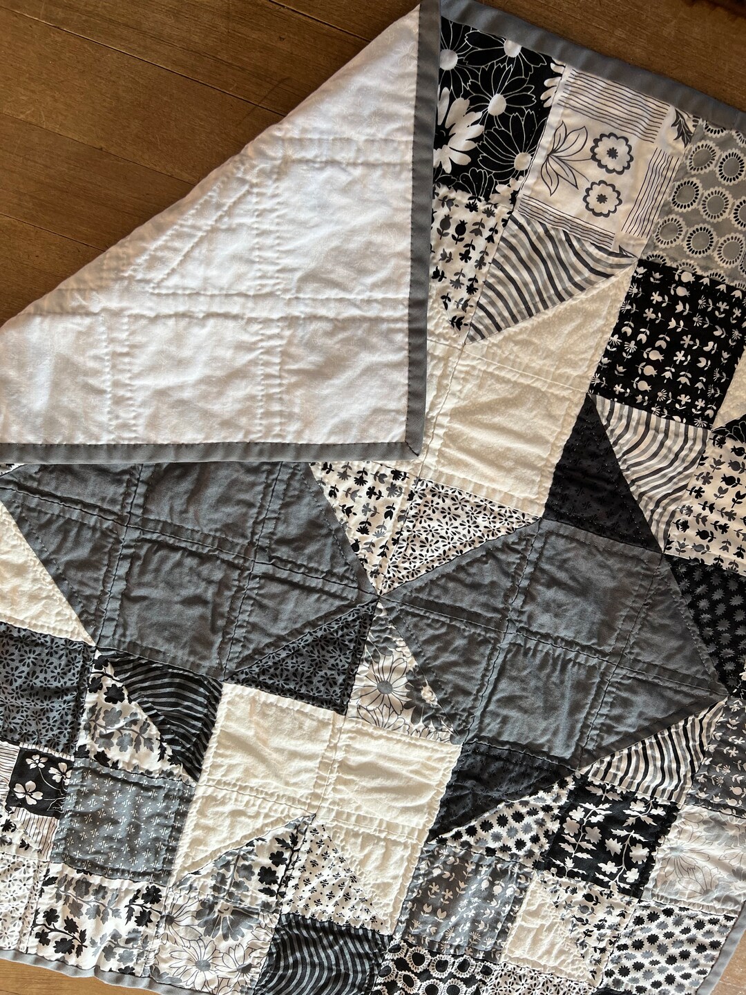 Grayscale Quilt- Gray Center - Etsy