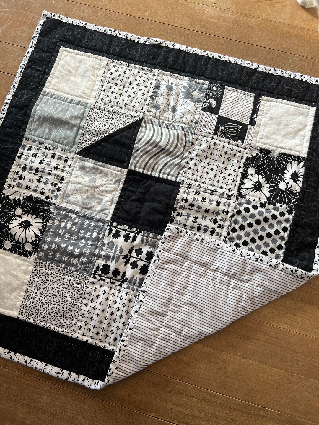 Grayscale Quilt- Black Center - Etsy