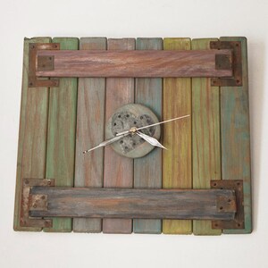 Wall clock: The charm of the shutter reinvented