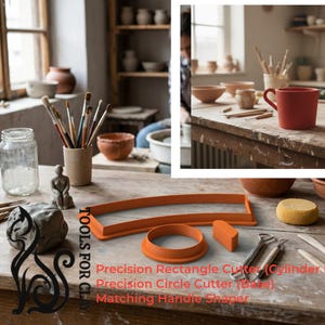 Puede incluir: Herramientas de precisión naranjas para arcilla: un cortador rectangular, un cortador circular y un modelador de mango. Las herramientas están sobre una mesa de madera con otros equipos de cerámica y una taza roja. El texto "TOOLS FOR CLAY" es visible.
