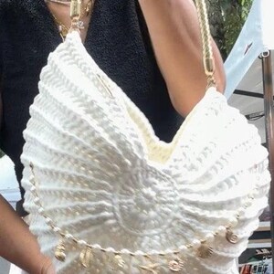 Xxl Ariel Seashell Bag image 8