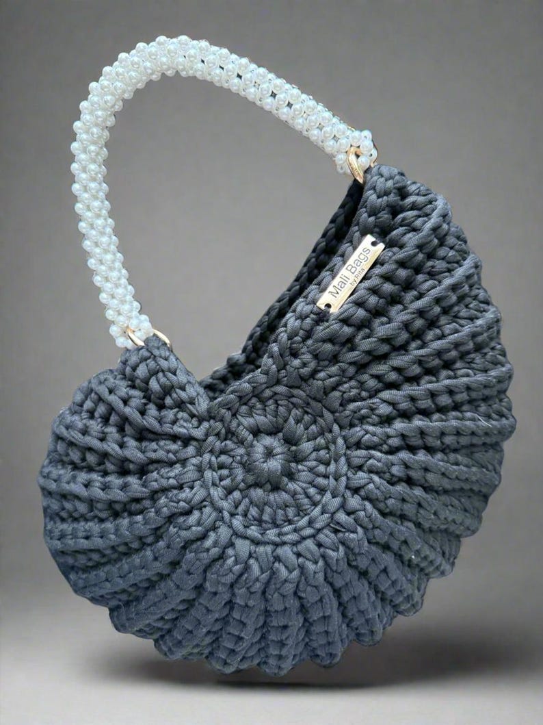 Ariel black seashell bag image 2